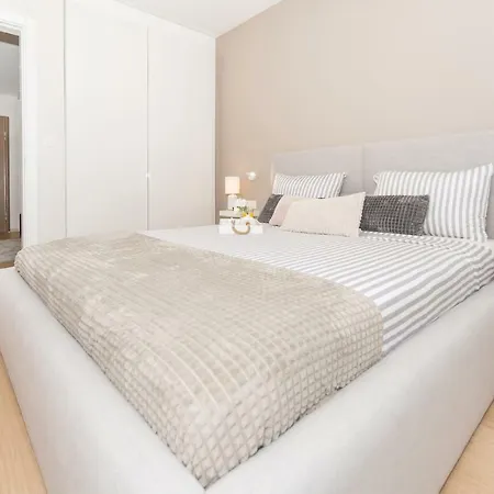 Center Kapana With Garage *